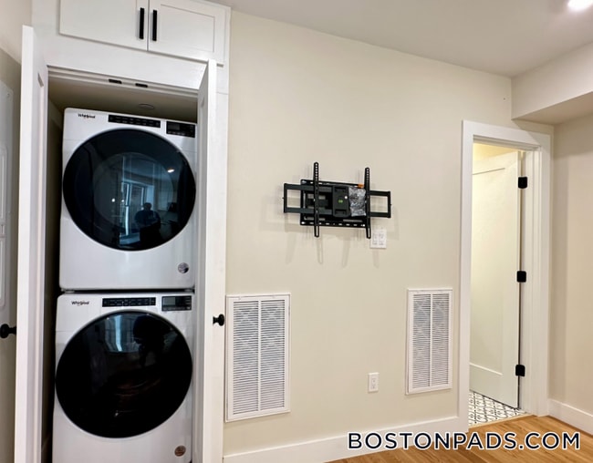 Photo - 64 N Margin St Unit 4F