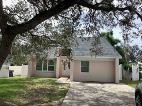 Photo - "Spacious 5-Bed Oasis with Granite Eleganc...