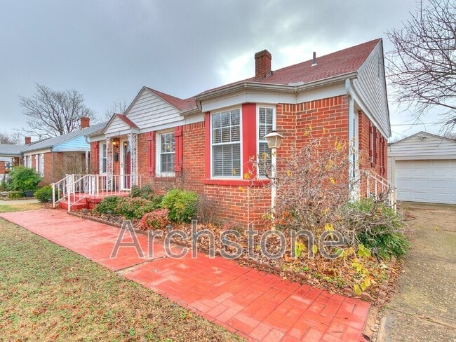 Photo - 408 E 6th St