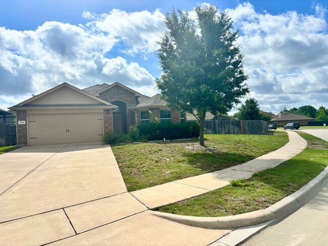 Building Photo - COMING SOON! Greenbelt Views & Giant Yard — Freshly Painted 4BR in Golden Pond
