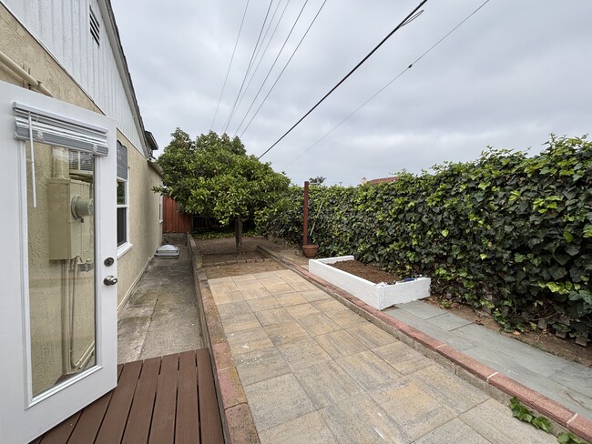 Photo - 3143 Keats St