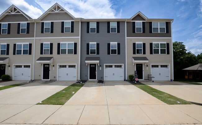 Building Photo - 902 Taybyn Rd Rental