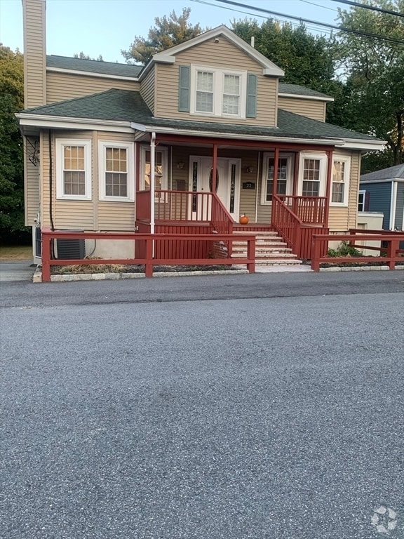 Building Photo - 22 Lindale Ave Unit 1 Rental