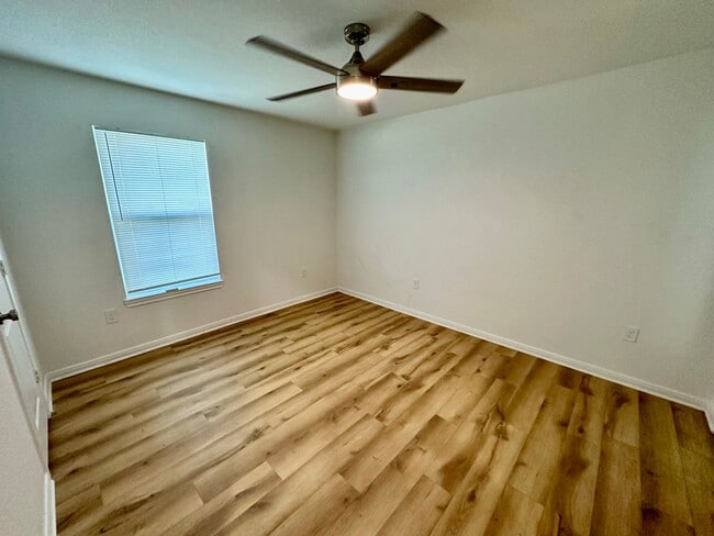 Photo - G 116-118 Gruver Circle Unit 116