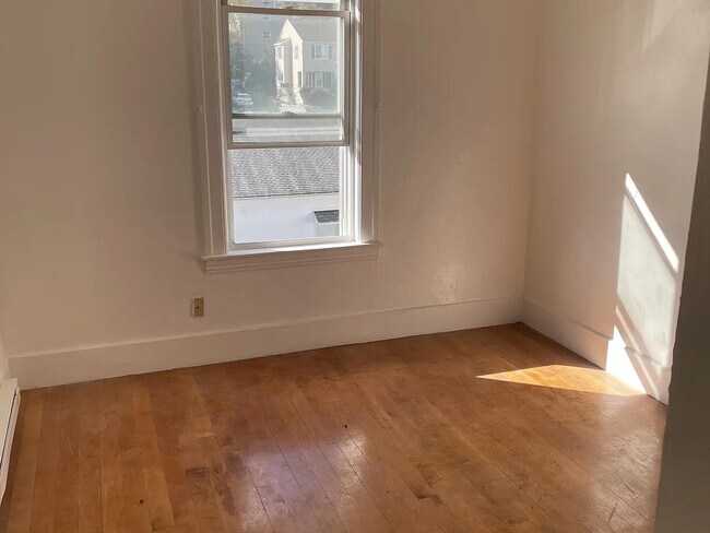 Photo - 119 Hamilton St