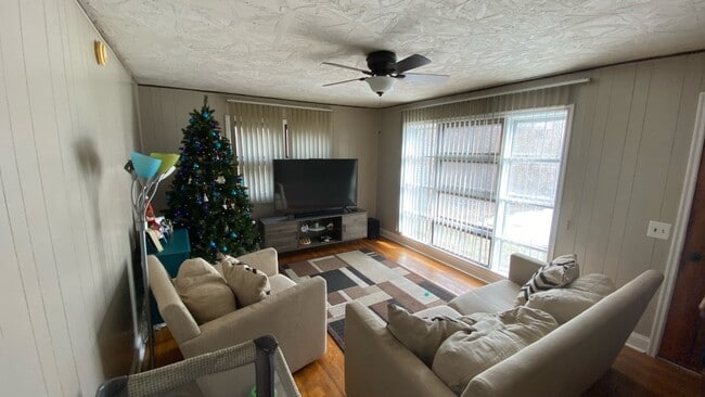 Photo - 307 Ardmore St