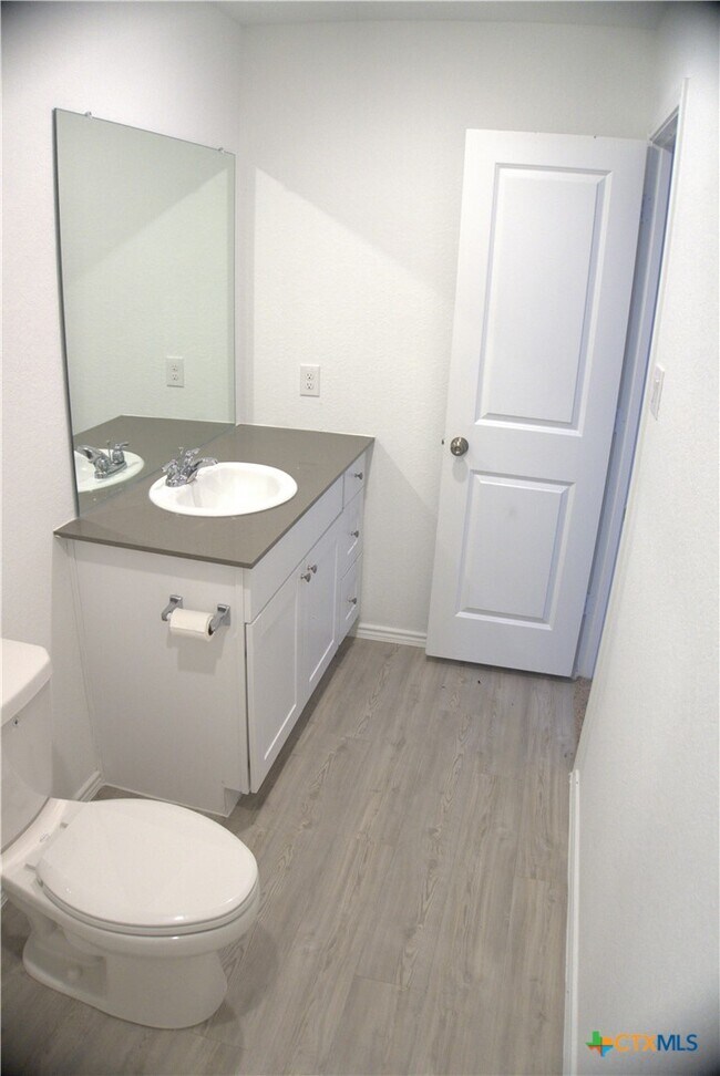 Photo - 809 Riviera Ct