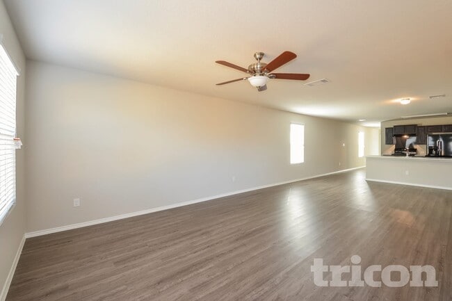 Photo - 5118 Everett Loop