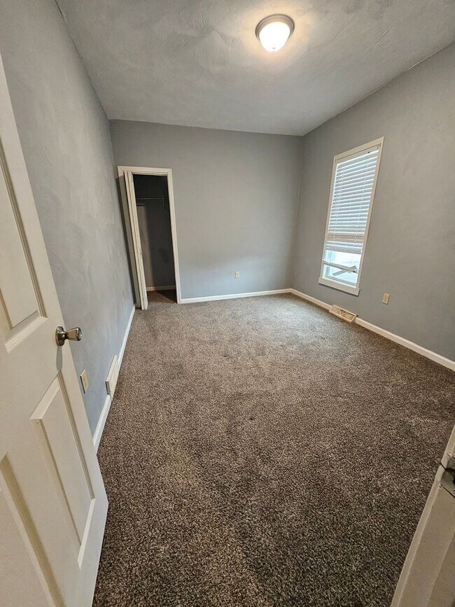 Photo - Lower 2 bedroom unit East Side