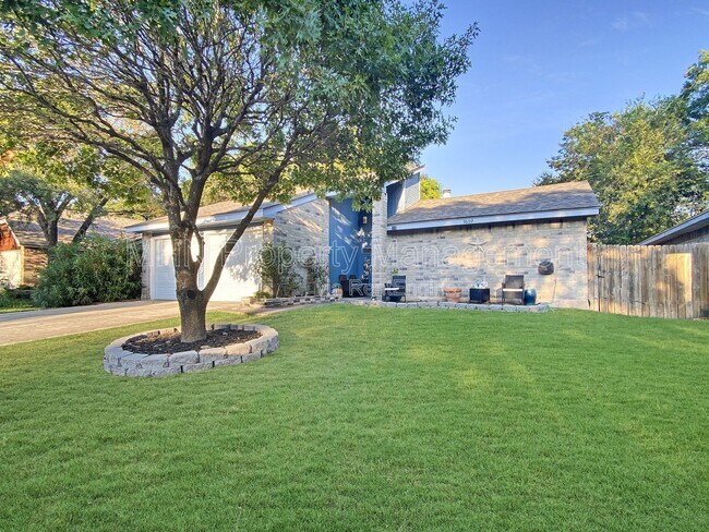 Photo - 9609 Woodland Hills