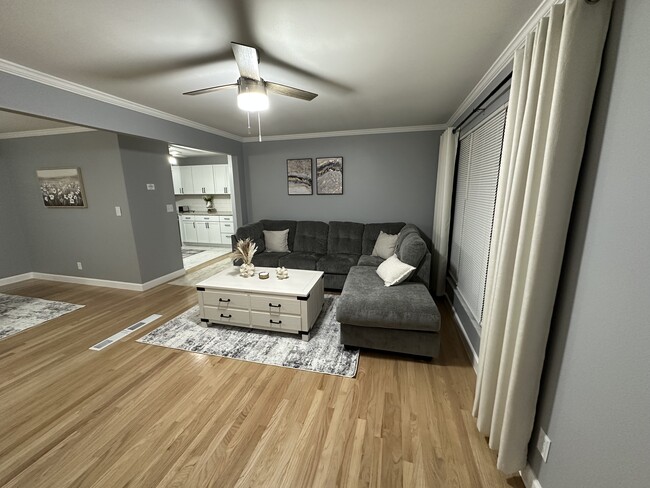 Photo - 3440 Laura Ln