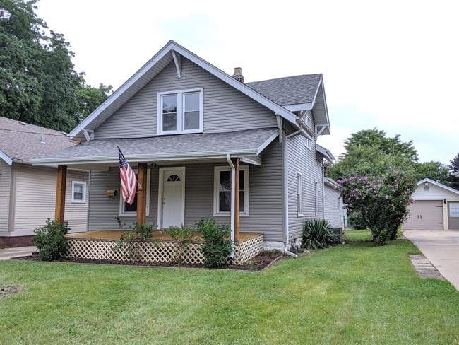 Building Photo - 536 Lawn Dr