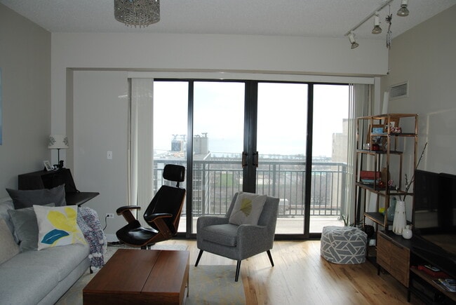 Photo - 41 E 8th St