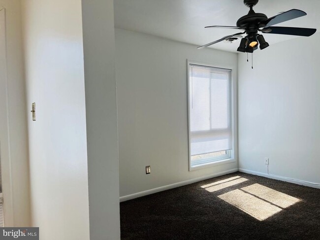 Building Photo - 8613 Seasons Way