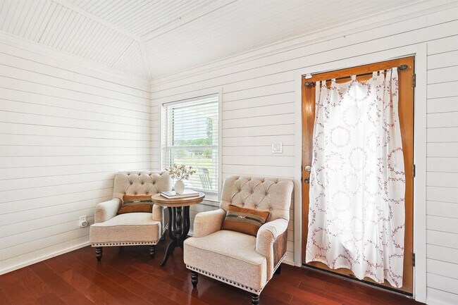 300 Settler's Trl Unit SI ID1028932P