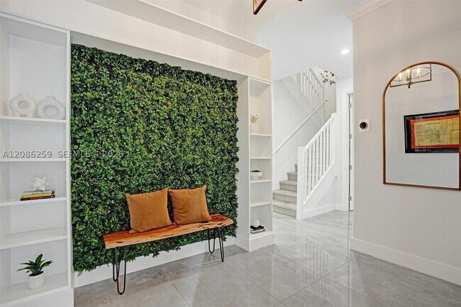 453 SW 5th Ave