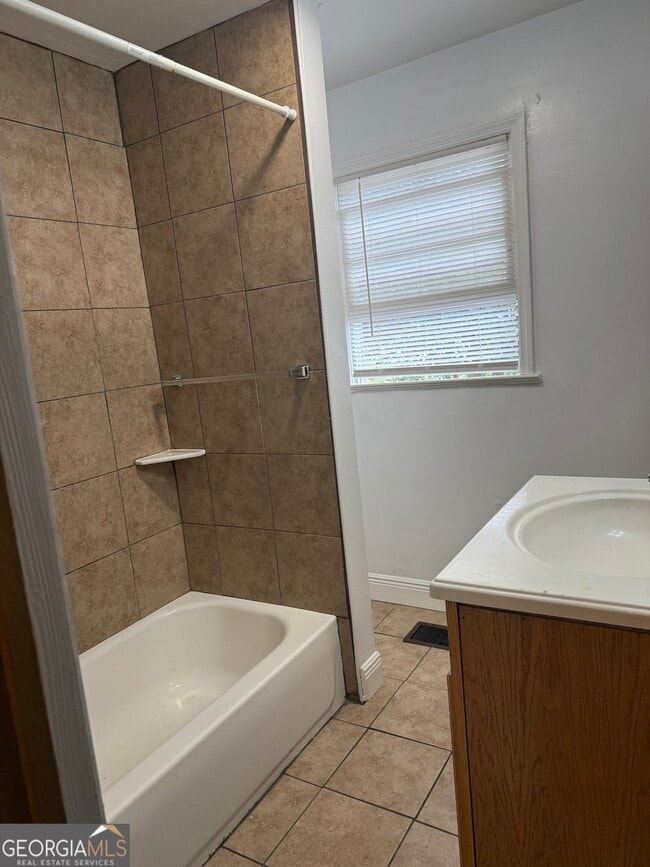 Photo - 2828 Waters Dr SW