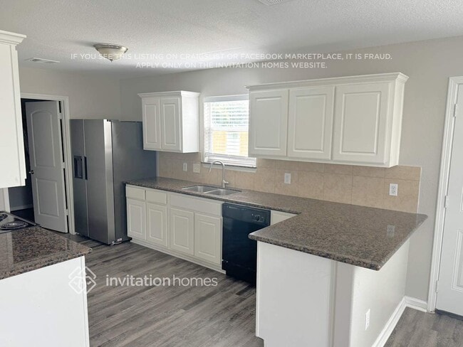 Photo - 3827 Middlecrest Ln