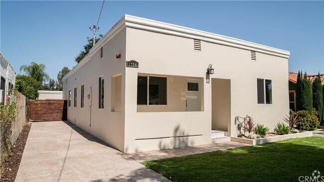 Building Photo - 1756 Belmont Ave Rental