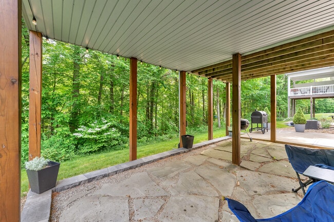 Photo - 6690 Green Valley Ct SE