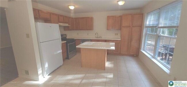 Photo - 1600 Greystone Cir