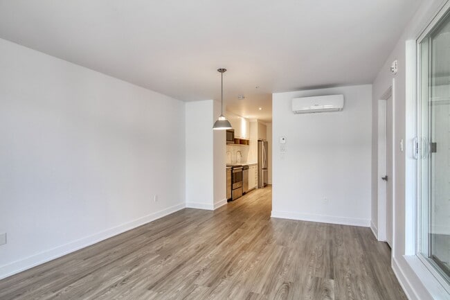 Photo - 9675 Av. Papineau Unit 421
