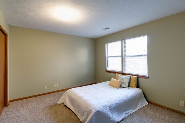 Photo - 1428 Beechwood Terrace