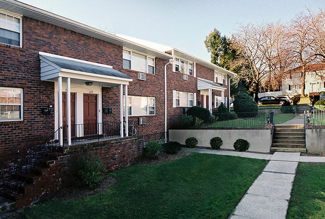 Willow Gardens - Willow Gardens Apartments