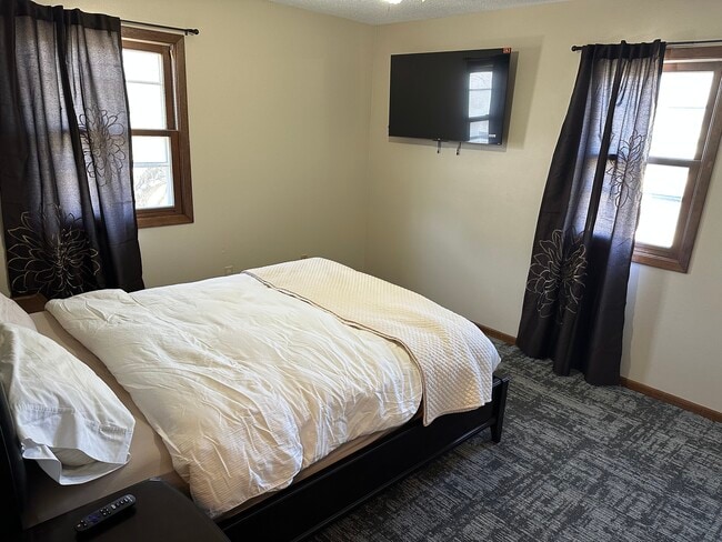 Photo - 910 11th Ave