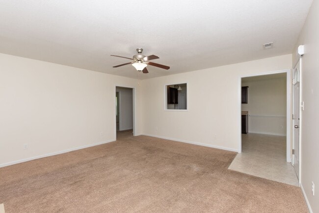 Photo - 3 Bedrooms and a bonus room in Richlands (Will include lawn service with increased rents)