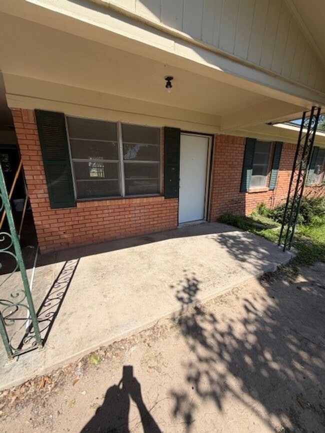 Photo - 1415 Mockingbird Ln