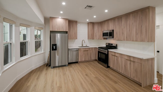 Photo - 5729 Carlton Way