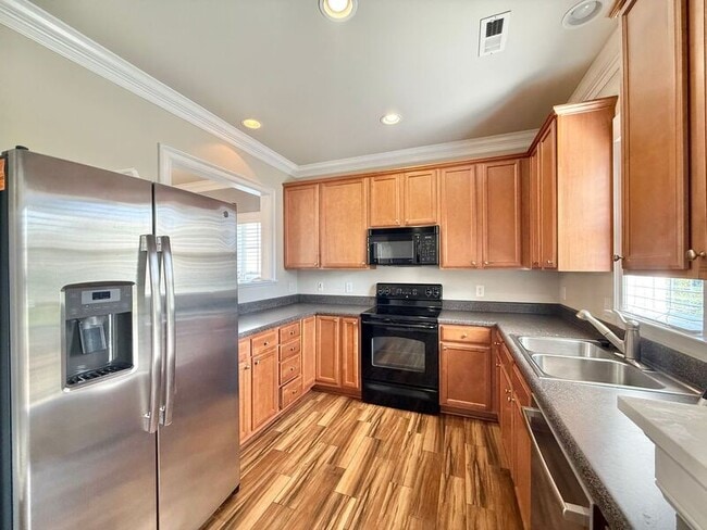 Photo - 7758 ACC Blvd