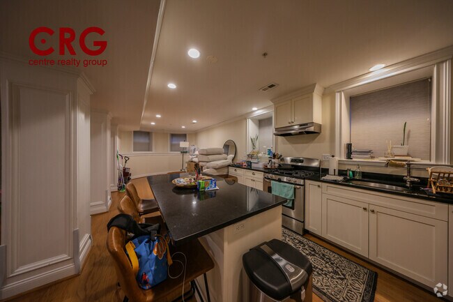 Building Photo - 1803 Beacon St Unit 1 Rental