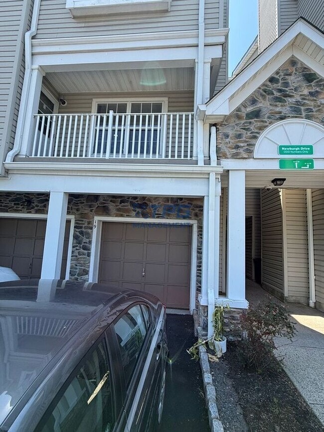 Building Photo - 19 Newburgh Dr