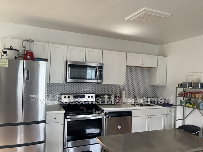 Photo - 19 1/2 Drew St.