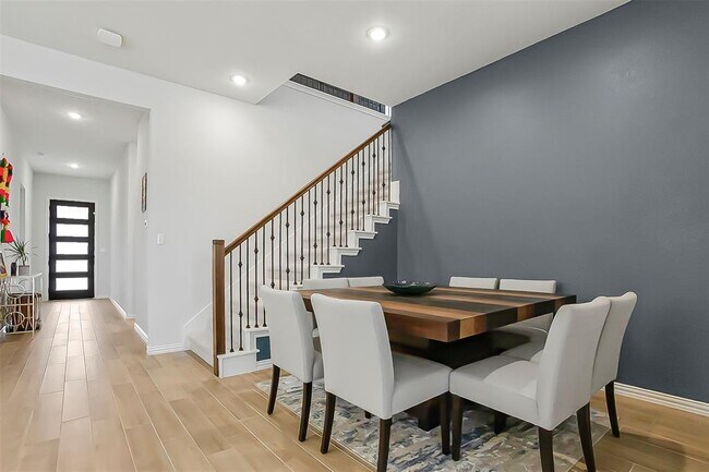 Photo - 1016 Calendula Trl