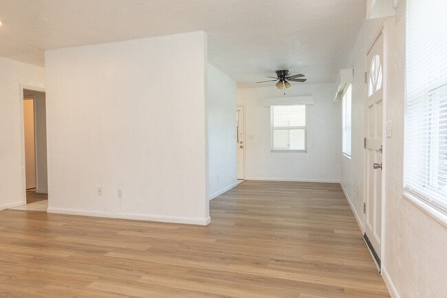 Photo - 108 N Kentucky Ave
