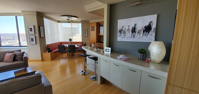 Photo - 210 W Rittenhouse Square Unidad 2703-04