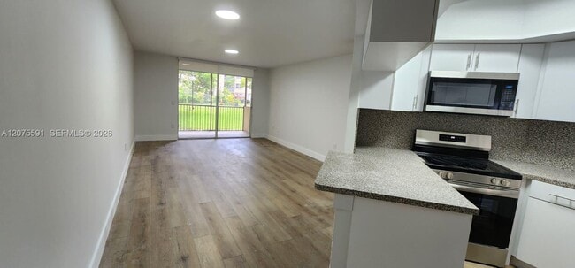 Building Photo - 8363 Lake Dr Unit 108
