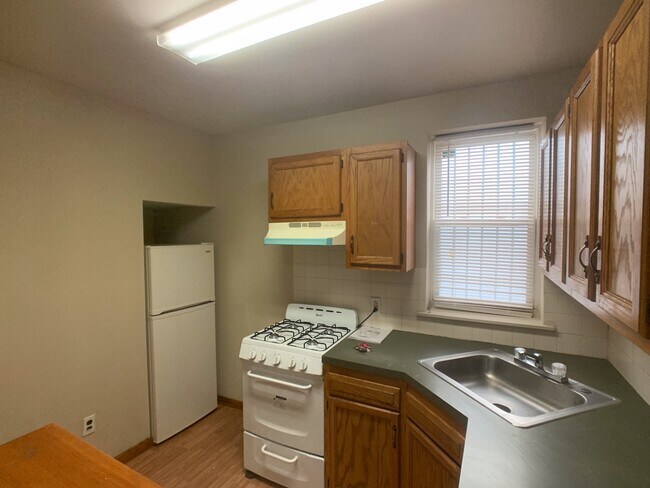 4028 Market St Unit 1R