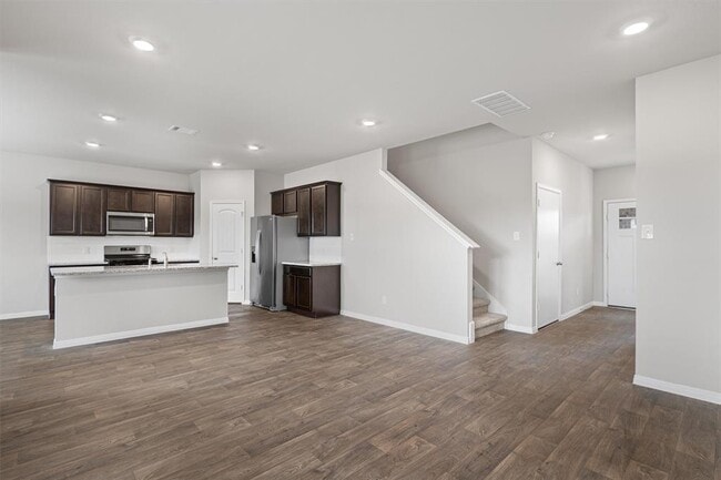 Photo - 493 Apache Plum Dr