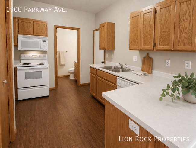 Photo - 1900 Parkway Ave