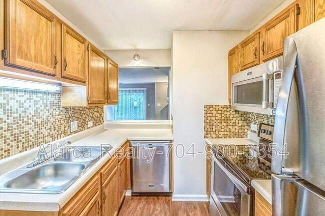 Photo - 3136 Driftwood Dr Unit Apt A
