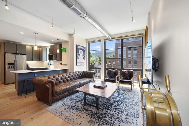 Building Photo - 301 H St NE Unit 305