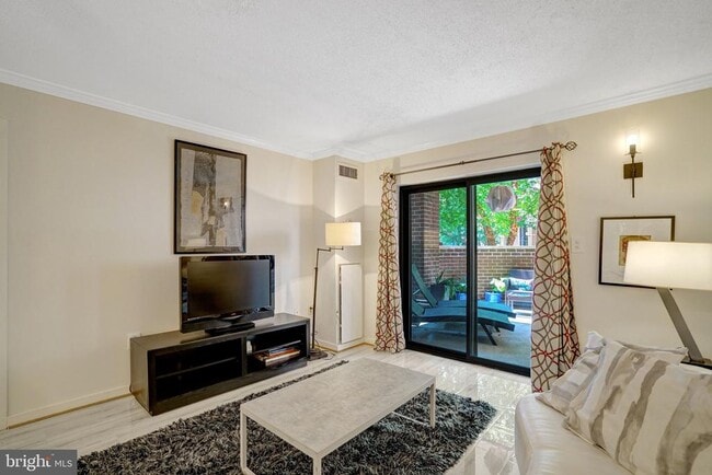 Photo - 2111 Wisconsin Ave NW