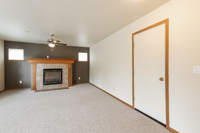 6907 Desperado Dr SE