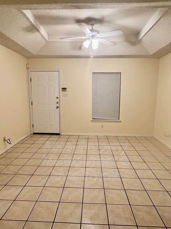 Photo - 1201 W Carmen Ave Unidad #10