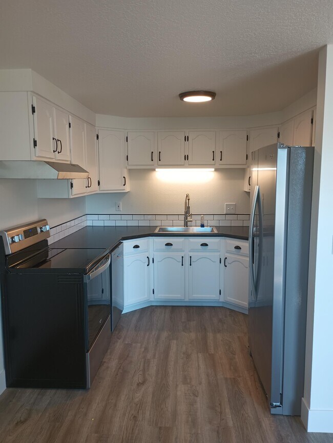 Photo - 17 E Chestnut St