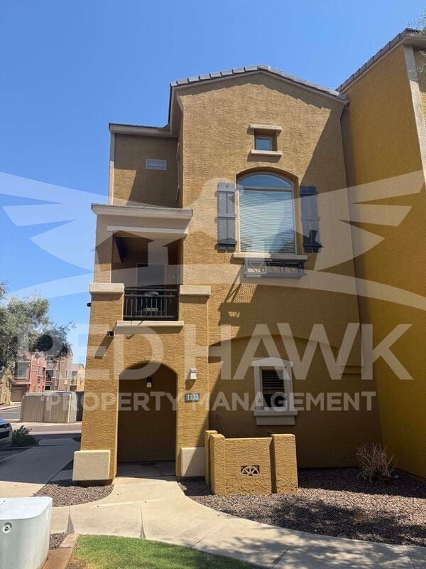 Photo - 900 S 94th St